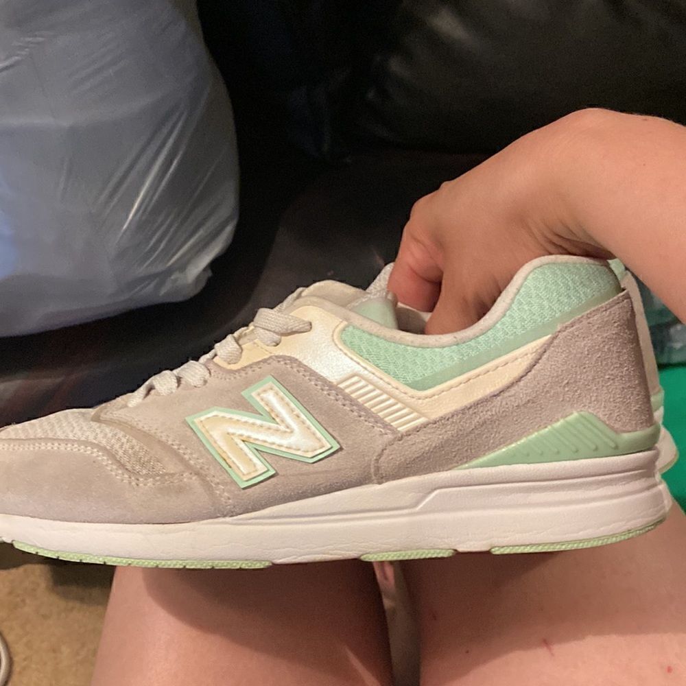 Used New Balance Womens 697 WL697PTT Mint Green Shoe - Picture 3 of 7